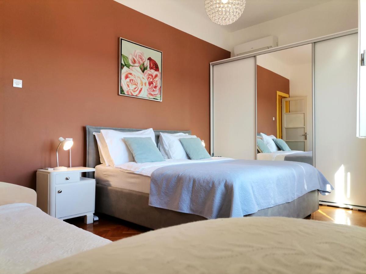 Apartment Branko With Terrace, Old Town Labin Labin  Bagian luar foto