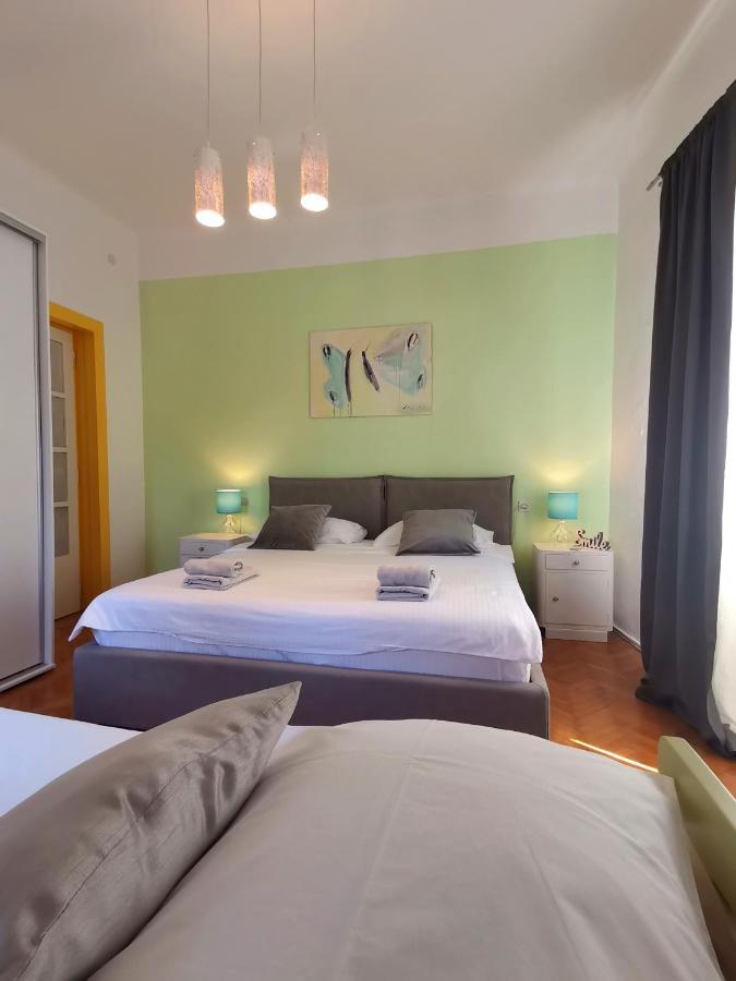 Apartment Branko With Terrace, Old Town Labin Labin  Bagian luar foto