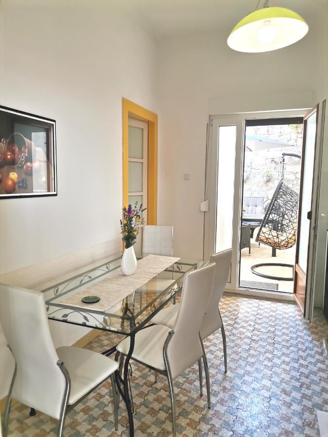 Apartment Branko With Terrace, Old Town Labin Labin  Bagian luar foto